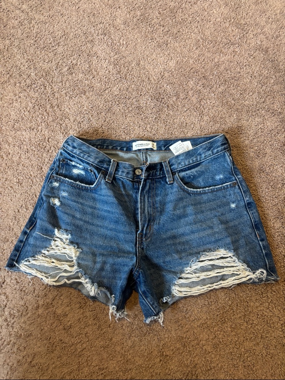 Abercrombie & Fitch Mid Rise Boyfriend Short